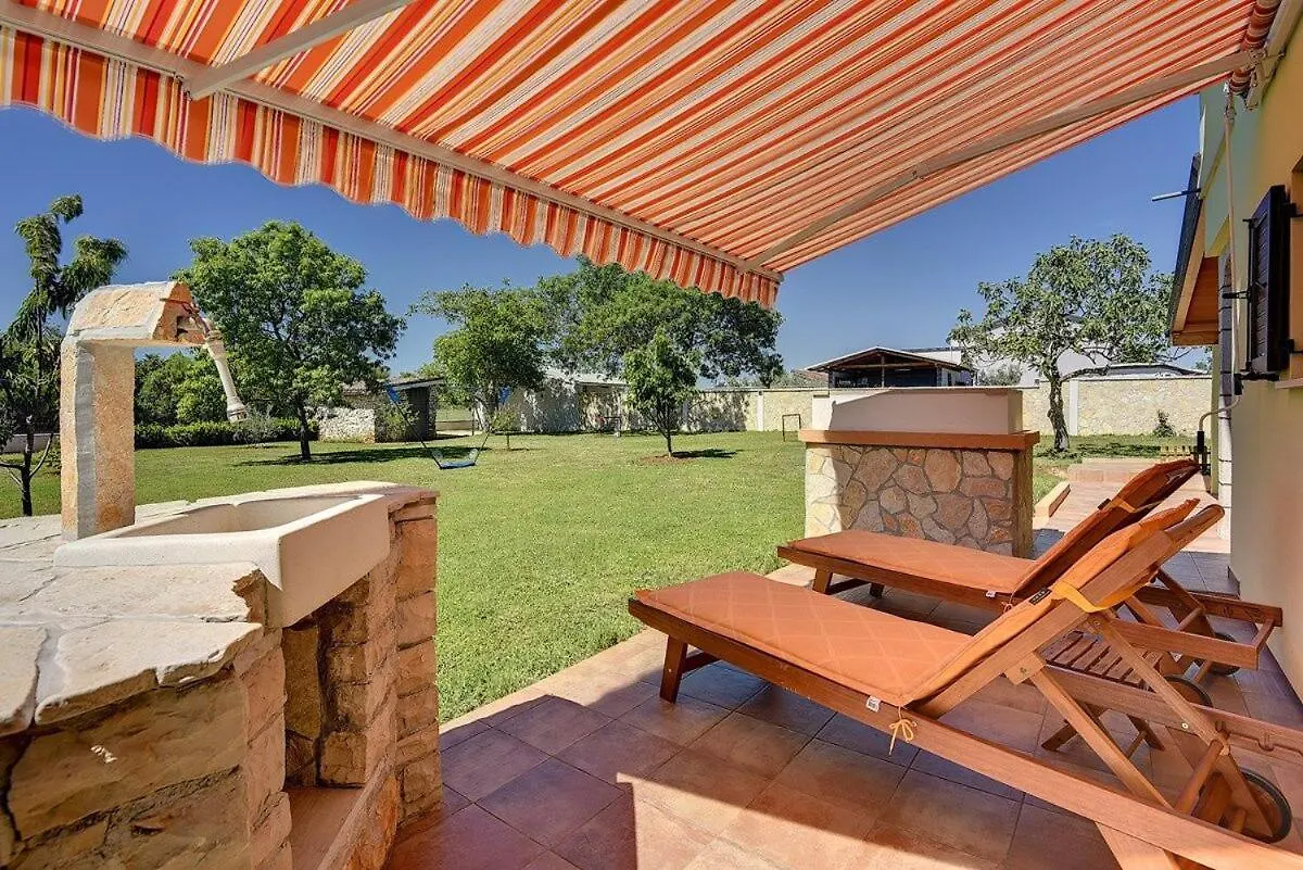 Holiday Home Sandi Pula