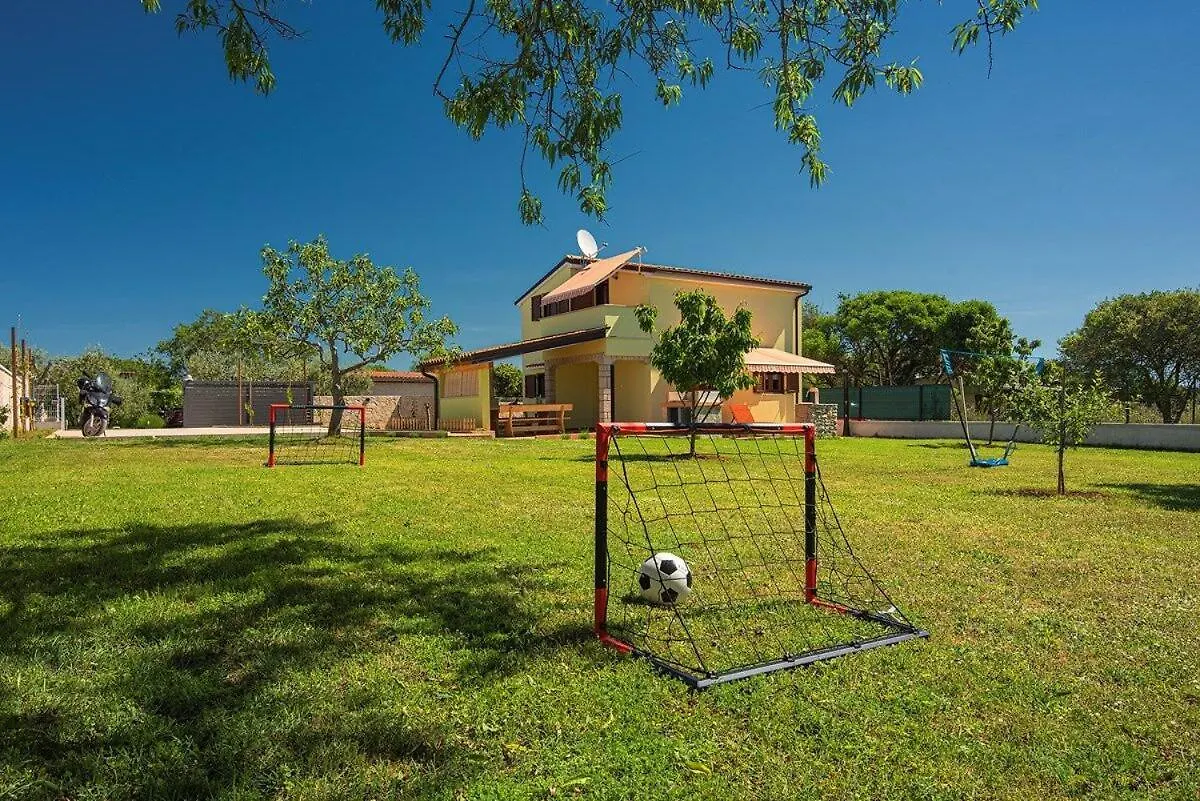 Holiday Home Sandi Pula 0*,
